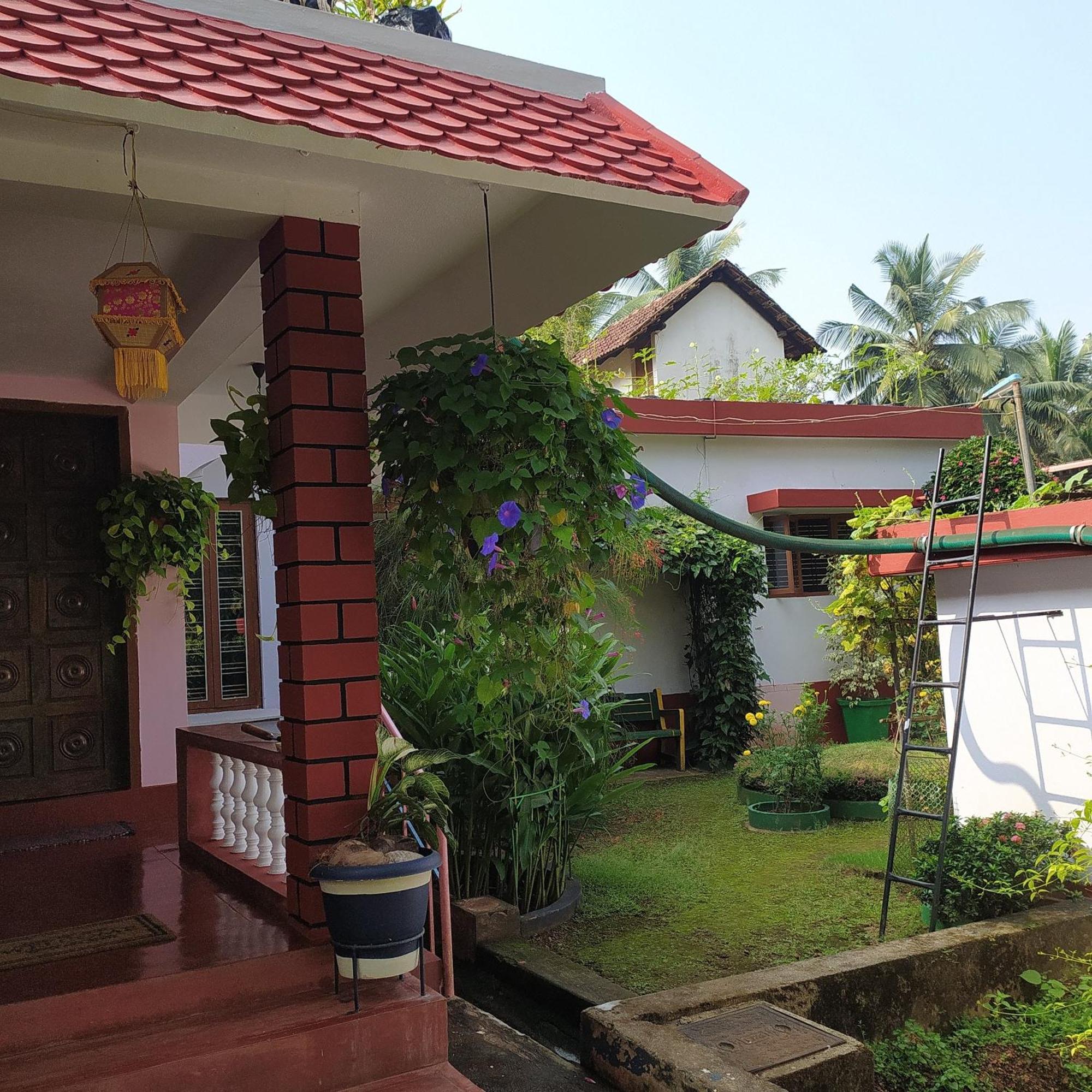 Runnin Airport - Homestay Gurpur エクステリア 写真